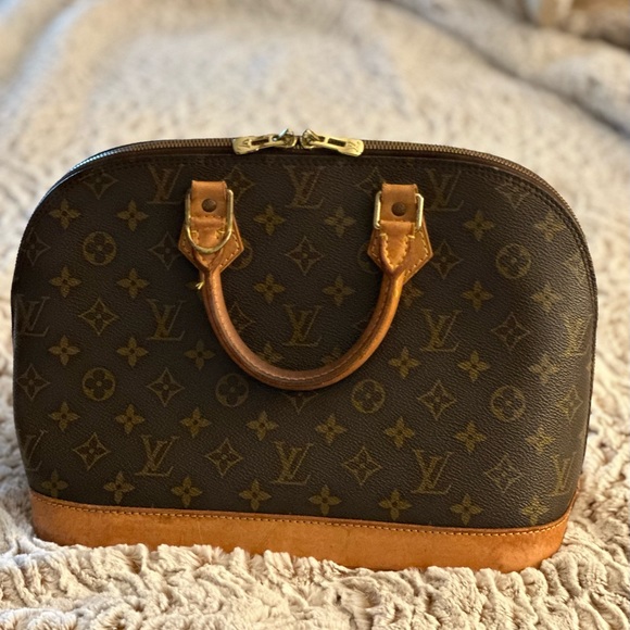Louis Vuitton Authentic Alma Monogram Canvas w/ COA and twillys - Picture 2 of 16